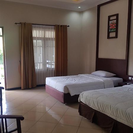 Oyo 2671 Wisma Djaja Syariah Bojonegoro Екстериор снимка