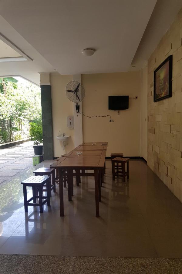 Oyo 2671 Wisma Djaja Syariah Bojonegoro Екстериор снимка