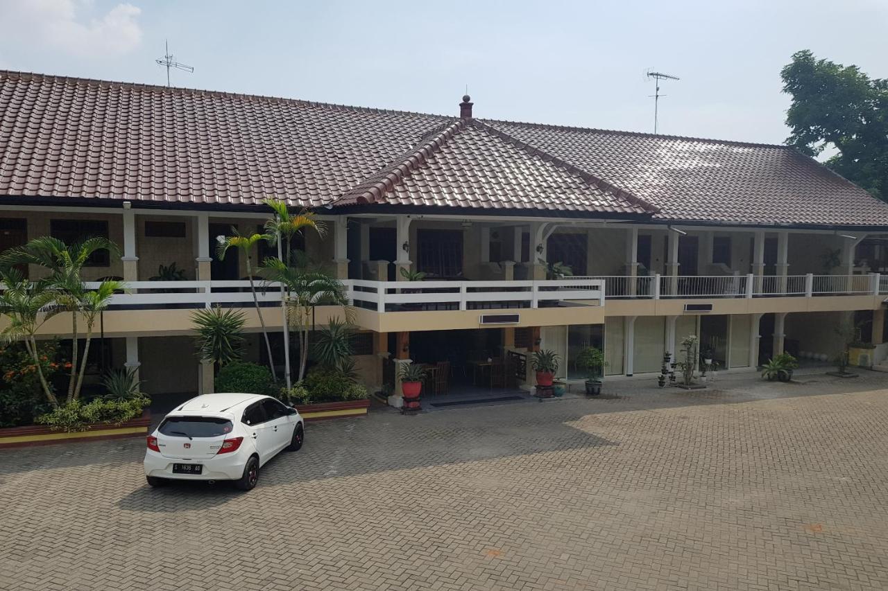 Oyo 2671 Wisma Djaja Syariah Bojonegoro Екстериор снимка