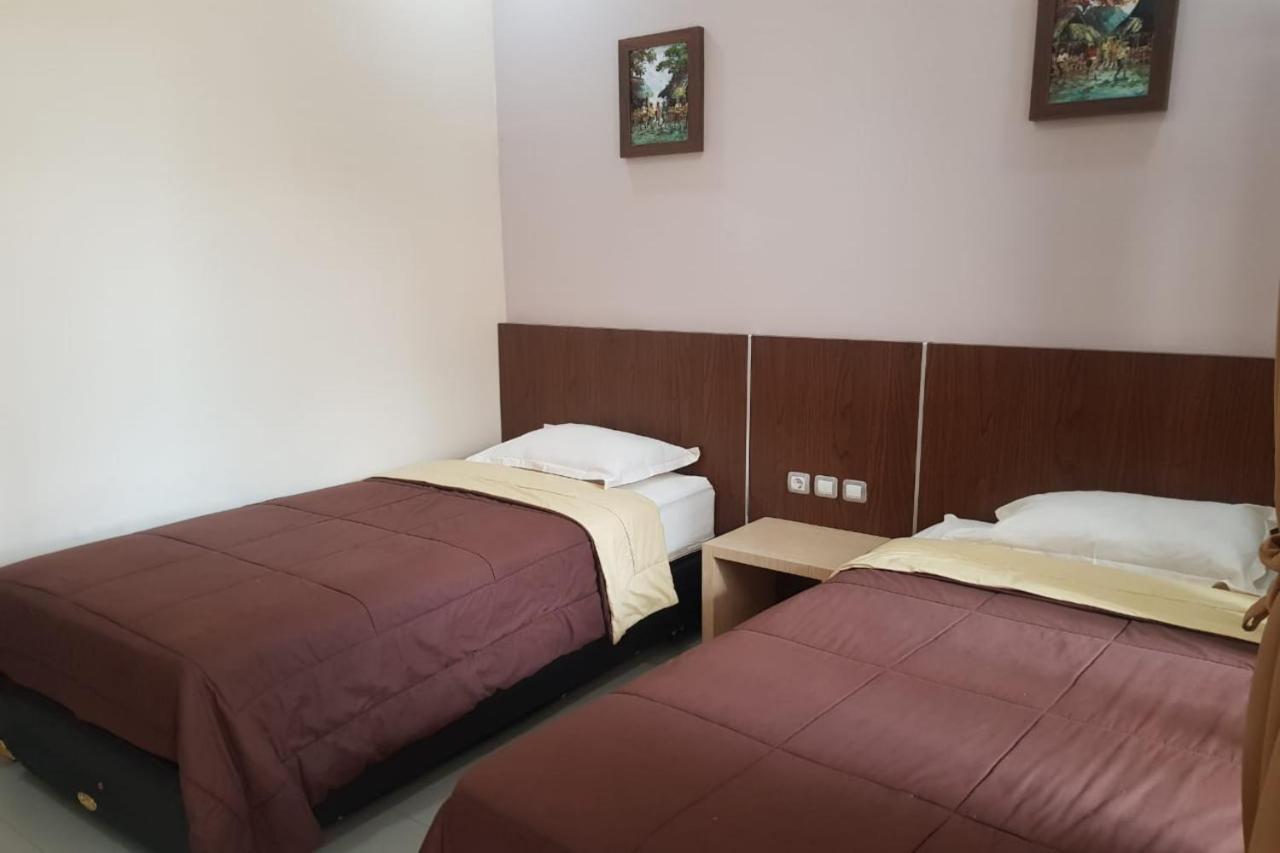 Oyo 2671 Wisma Djaja Syariah Bojonegoro Екстериор снимка