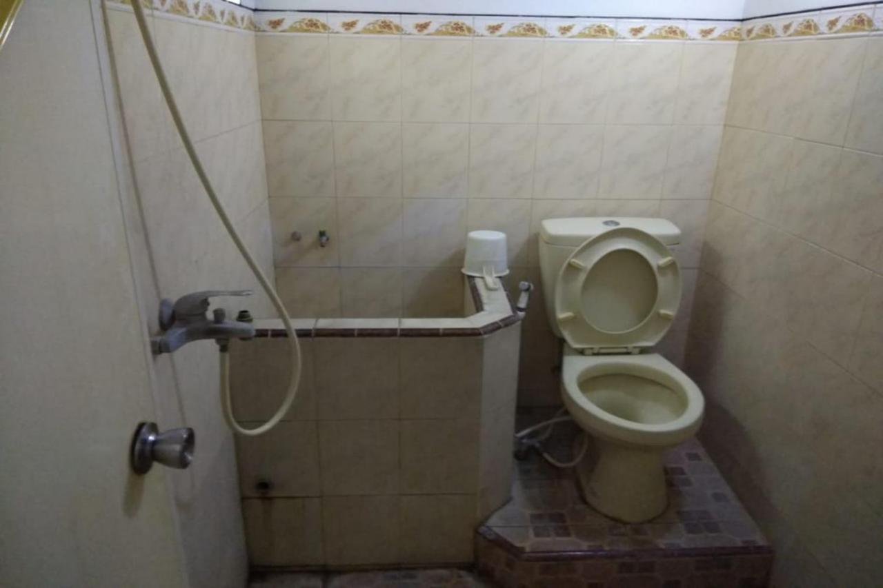 Oyo 2671 Wisma Djaja Syariah Bojonegoro Екстериор снимка
