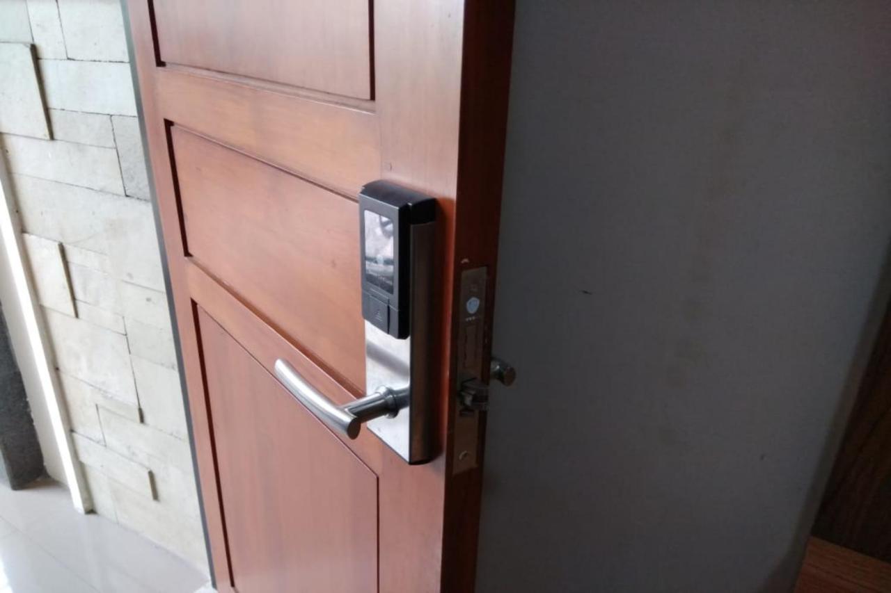 Oyo 2671 Wisma Djaja Syariah Bojonegoro Екстериор снимка